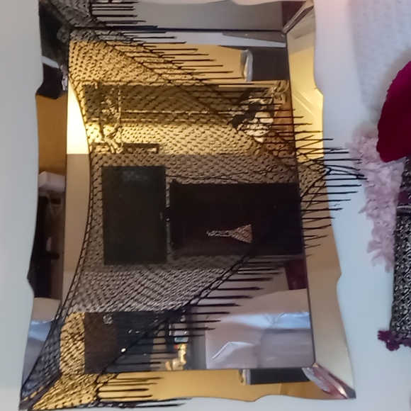 Mirror - Picture 3 of 4